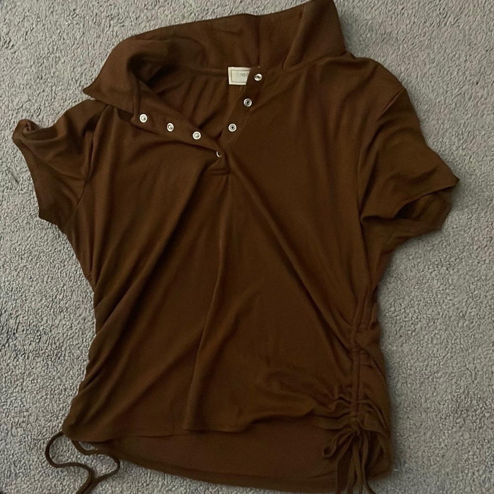 Brown fitted color shirt